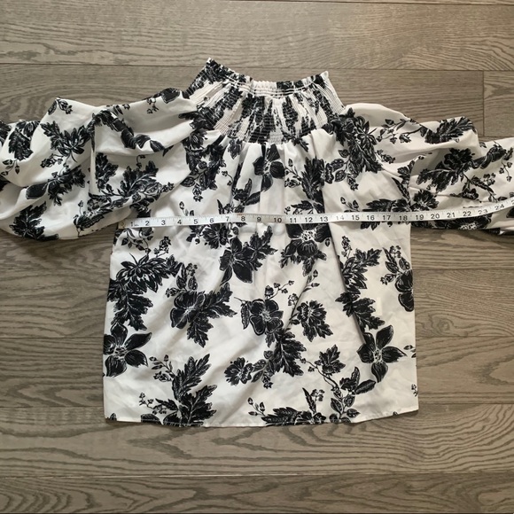 Floral top (off shoulder)🌺 by Coco✨ - Picture 6 of 6